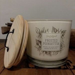 Huge 26 oz. Soy candle Frosted Poinsettia 3 wick